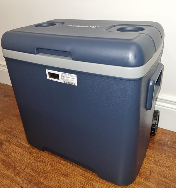 (NEW) 30 Litre cooler box, temperature display with wheels